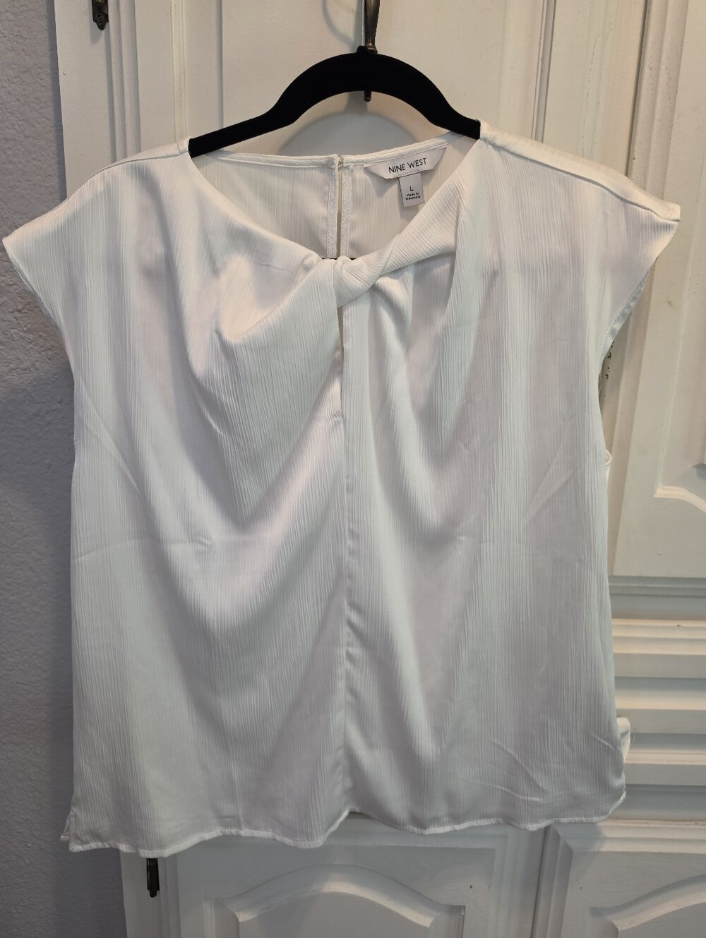 Nine West White Cap Sleeve Twist Neck Shirt